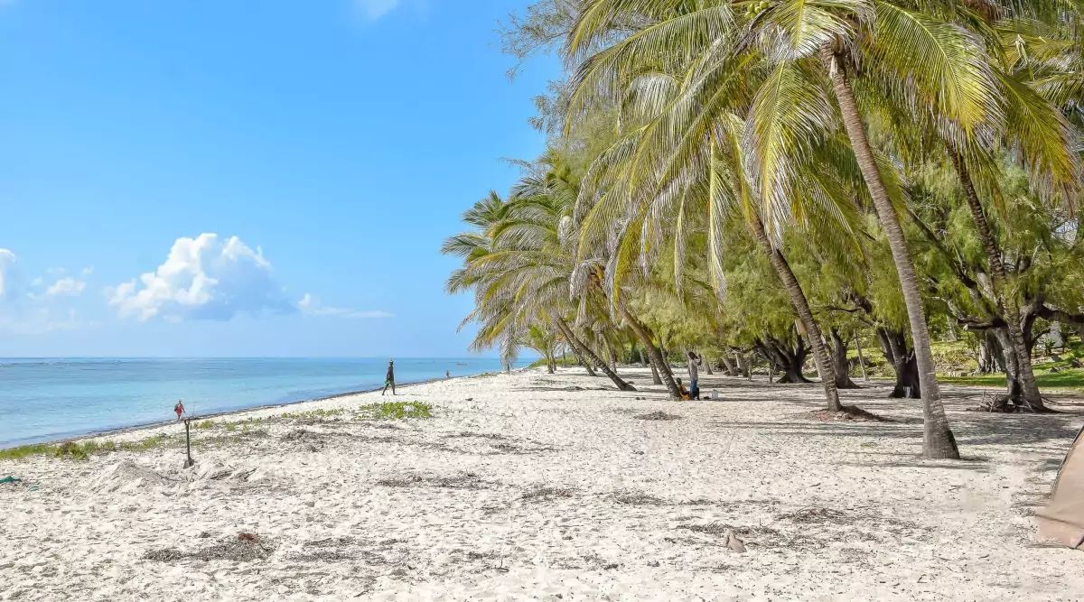 Plage à proximité de Mombasa au Kenya