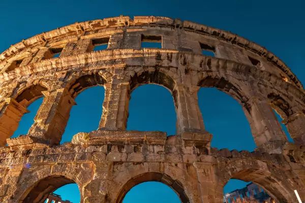 Circuits pas cher Pula