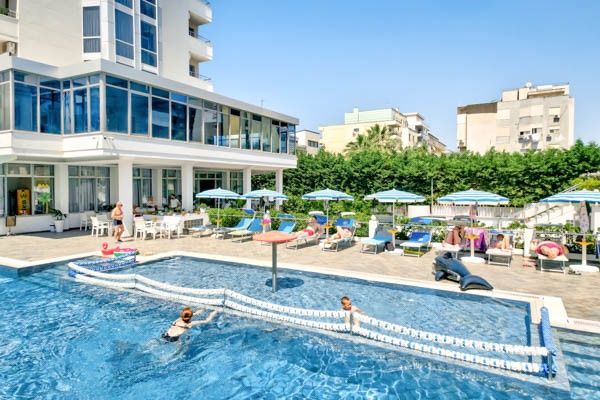 Circuit Étonnants trésors d'Albanie, logement Jumbo Perandor Beach 4* pas cher photo 20