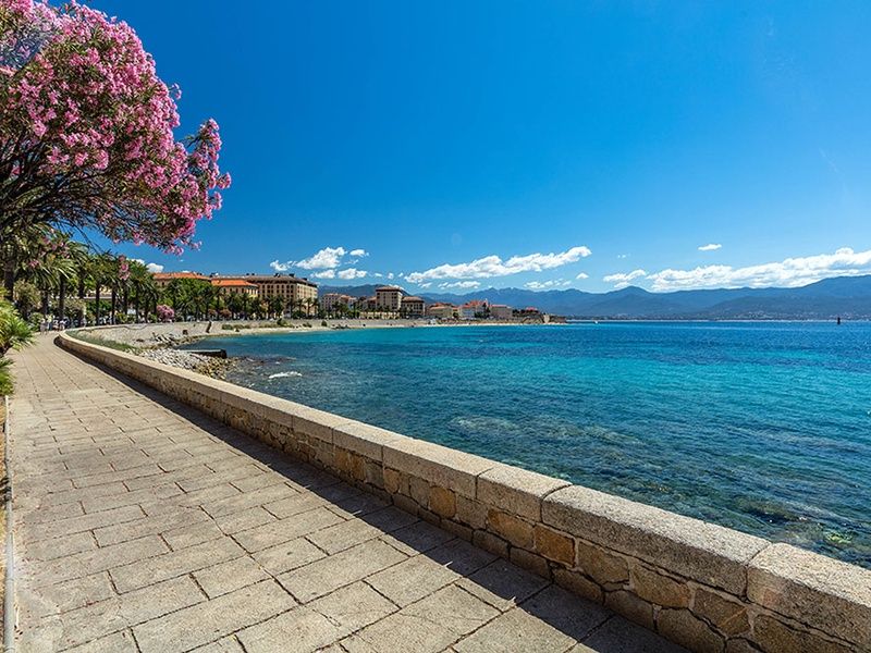 Corsica Suttana en petit-déjeuner ( avec vols réguliers ) pas cher photo 2