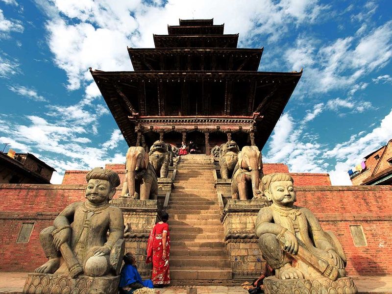 Circuit Népal oublié : cités médiévales, Himalaya et jungle du Terraï pas cher photo 1