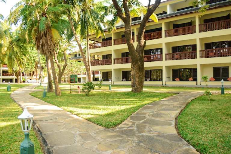 Combiné Hôtel PrideInn Flamingo Beach Resort 4* et Safari pas cher photo 6