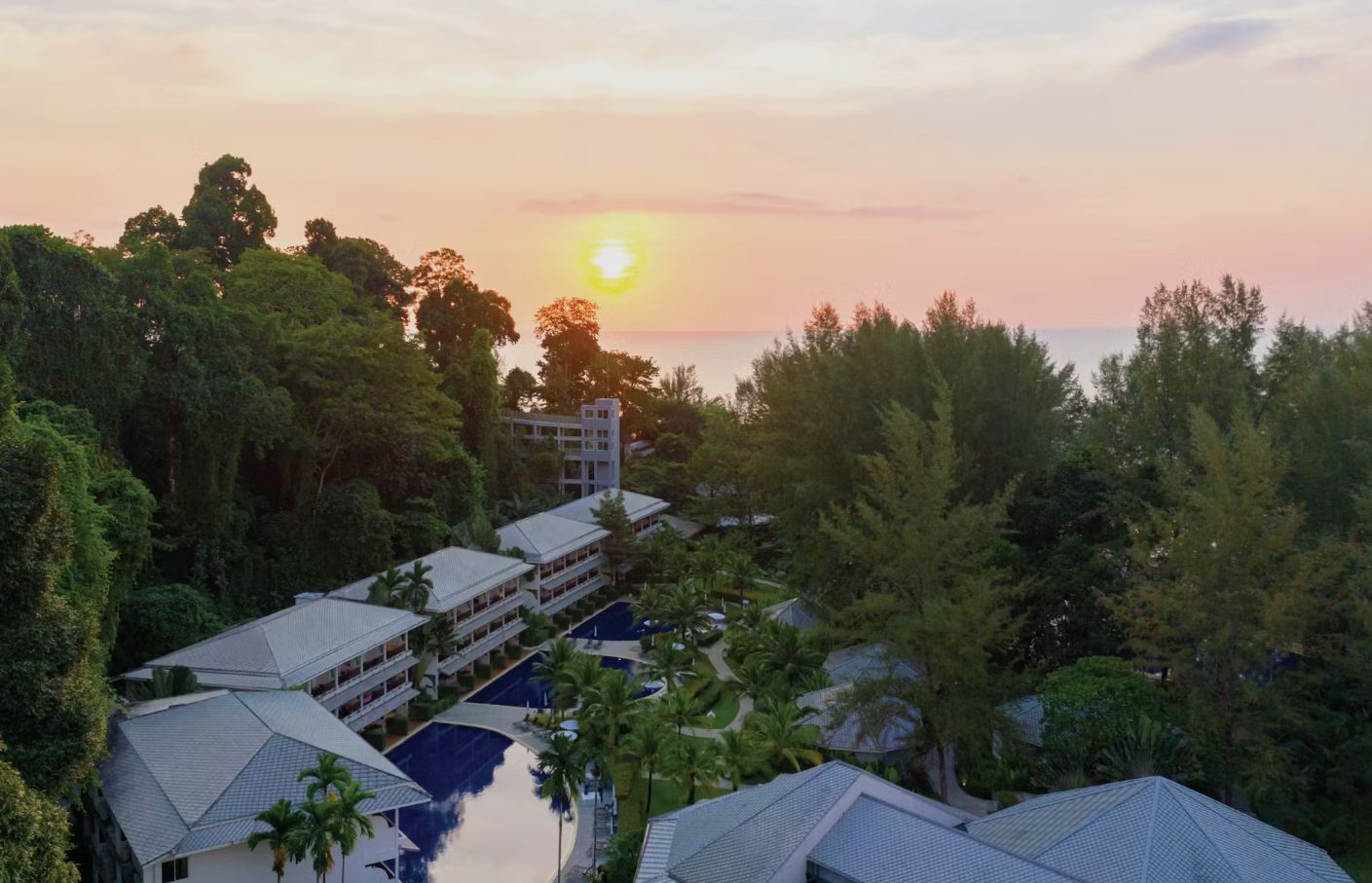 Combine Phuket & Khaolak: Jet tours Signature Centara Karon 4* & Sentido Khaolak 4* pas cher