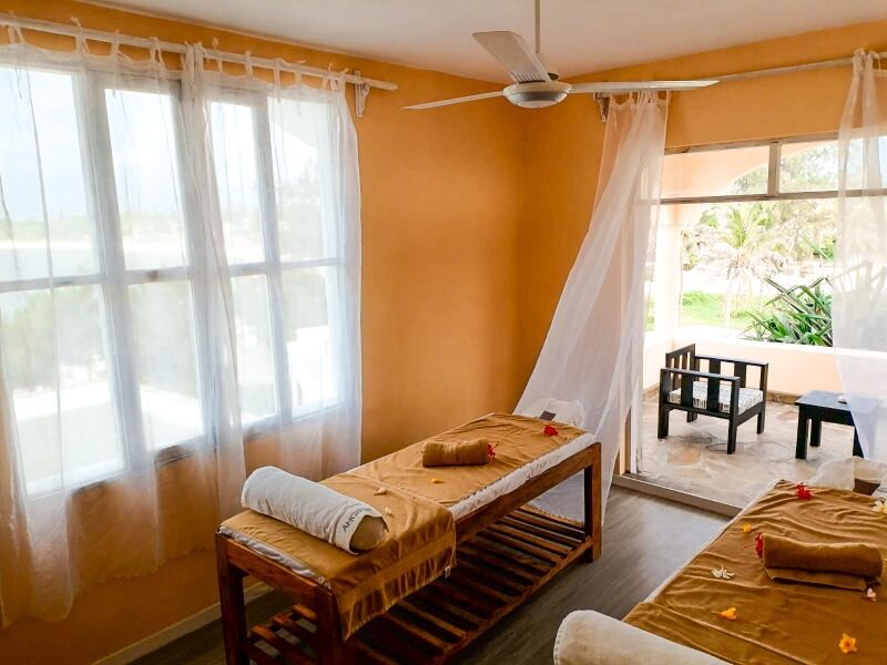 Safari Tsavo East et Séjour au AHG Lion Beach Resort 4*nl pas cher photo 13