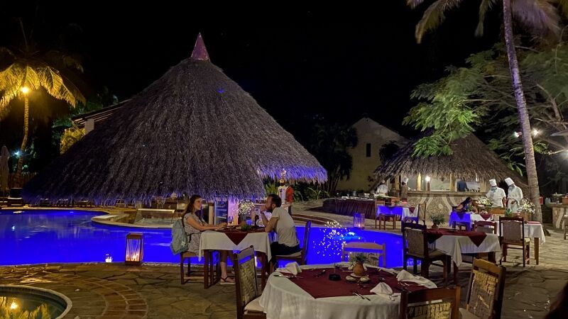 Safari Tsavo East, Amboseli et Séjour au Pinewood Beach Resort & Spa 4* nl pas cher