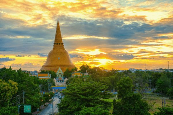 Circuit Des Temples Khmers aux Femmes Girafes et séjour à Pattaya 5* pas cher photo 2