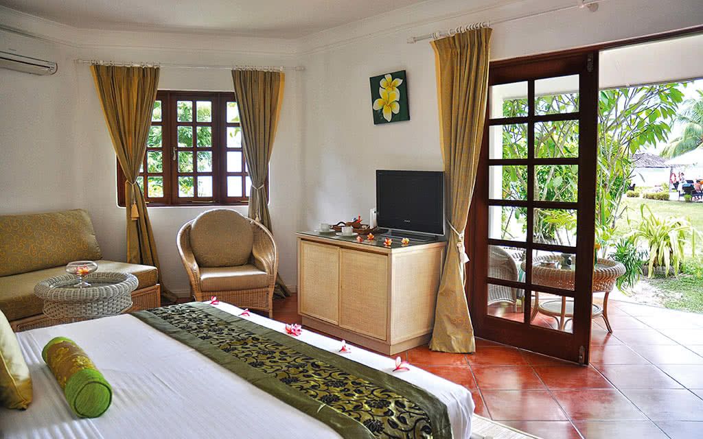 COMBINÉ 2 ILES : MAHÉ + PRASLIN L'Habitation Cerf Island + Villas de Mer 09 nuits 3* pas cher photo 1