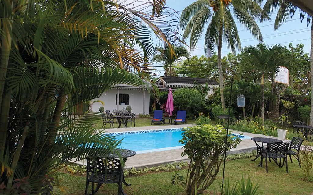 COMBINÉ 3 ILES : PRASLIN + LA DIGUE + MAHÉ The Britannia + La Digue Lodge + Auberge Chez Plume 10 nu pas cher photo 2