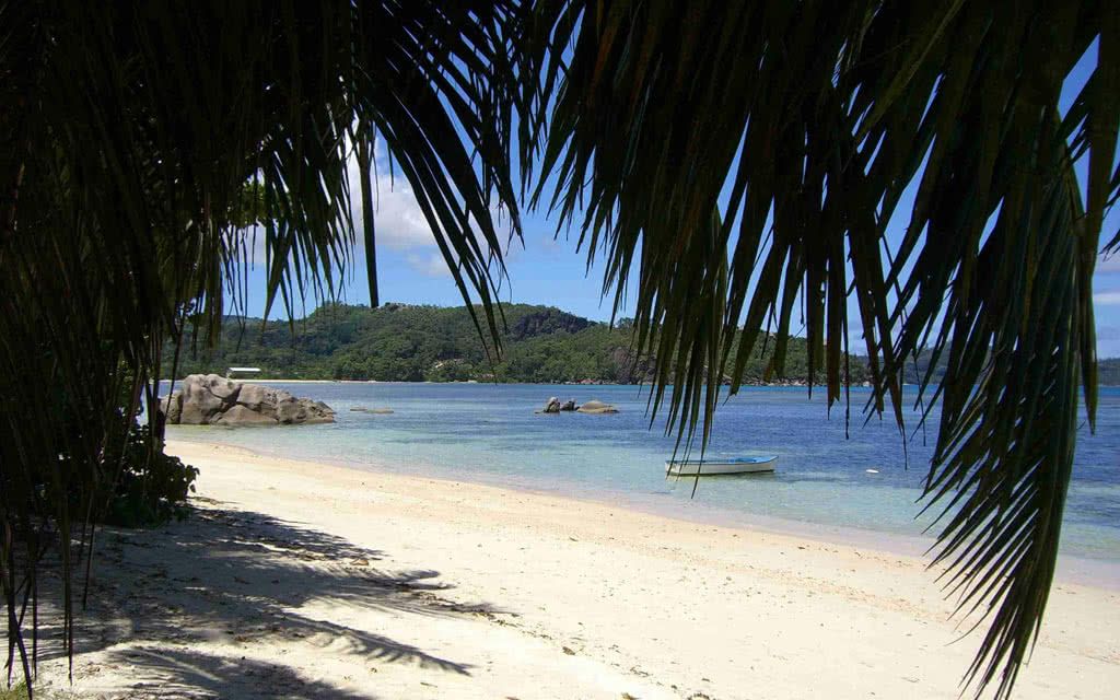 COMBINÉ 3 ILES : PRASLIN + LA DIGUE + MAHÉ The Britannia + La Digue Lodge + Auberge Chez Plume 10 nu pas cher photo 4