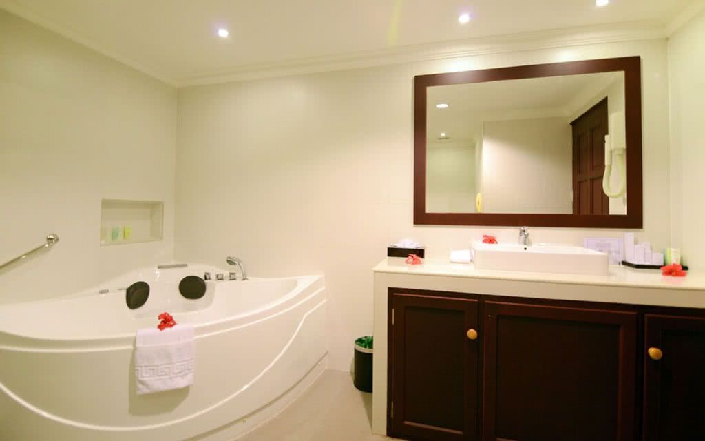 COMBINÉ 2 ILES : MAHÉ + PRASLIN Hôtel Berjaya Beau Vallon Bay + Hôtel Le Duc de Praslin et Villas 9  pas cher photo 15