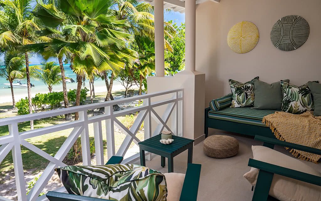 COMBINÉ 2 ILES : MAHÉ + PRASLIN Carana Beach Hôtel + Indian Ocean Lodge 14 nuits 4* pas cher