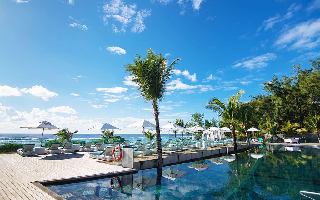 COMBINÉ 2 ILES : MAHÉ + ILE MAURICE Carana Beach + Radisson Blu Poste Lafayette Resort & Spa 12 nuit pas cher photo 2