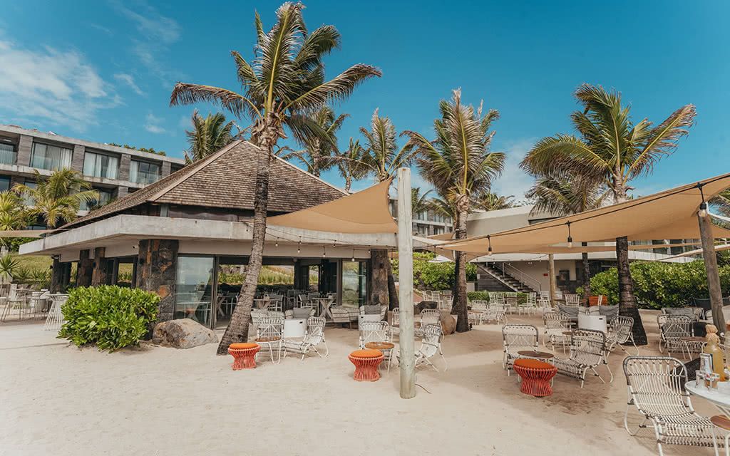 COMBINÉ 2 ILES : MAHÉ + ILE MAURICE Carana Beach + Radisson Blu Poste Lafayette Resort & Spa 12 nuit pas cher photo 1