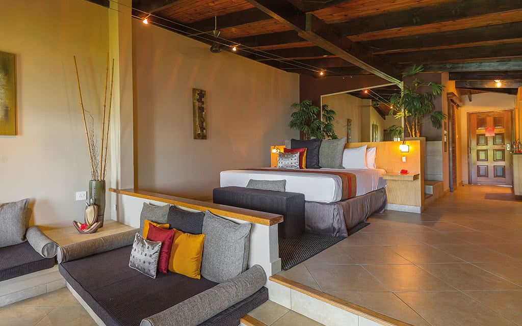 COMBINÉ 2 ILES : MAHÉ + PRASLIN Carana Beach Hôtel + Coco de Mer & Black Parrot Suites 14 nuits 4* pas cher photo 1