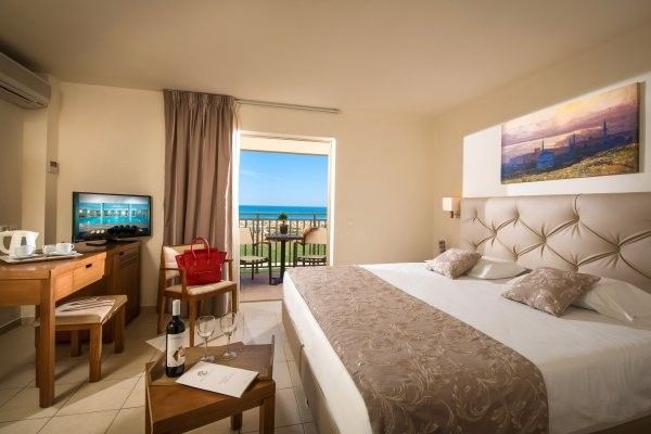 Circuit Au pays de Minos, logement au Bella Beach 5* pas cher photo 23
