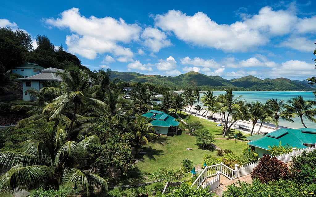 COMBINÉ 2 ILES : MAHÉ + PRASLIN Carana Beach Hôtel + l'Archipel 12 nuits 4* pas cher photo 2
