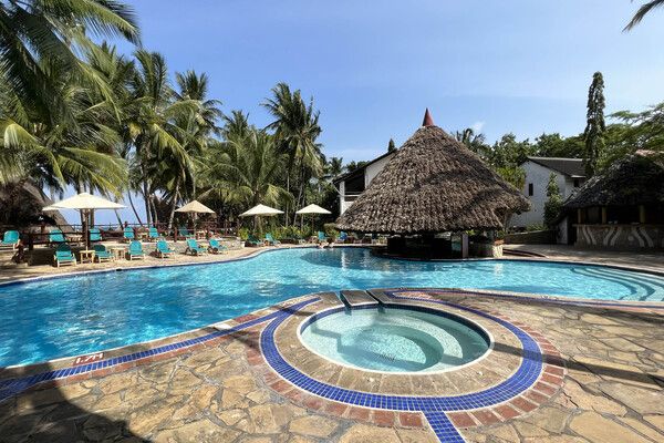 Combiné circuit et hôtel Pinewood Beach Resort & Spa 4*sup avec 2 nuits safari Tsavo Est et Ouest pas cher photo 12