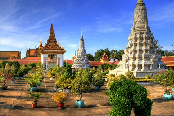 Circuit De la beauté d'Halong aux Splendeurs d'Angkor privatif 3* pas cher photo 4