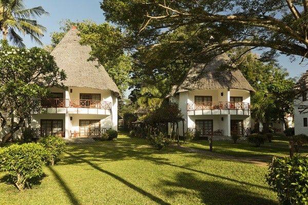 Combiné circuit et hôtel Neptune Village 4* avec 3 nuits Tsavo Ouest / Amboseli / Tsavo Est pas cher photo 1