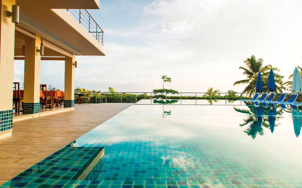 COMBINÉ 2 ILES : PRASLIN + MAHÉ Acajou Beach Resort + Berjaya Beau Vallon Bay 07 nuits - Offre spéci pas cher photo 1