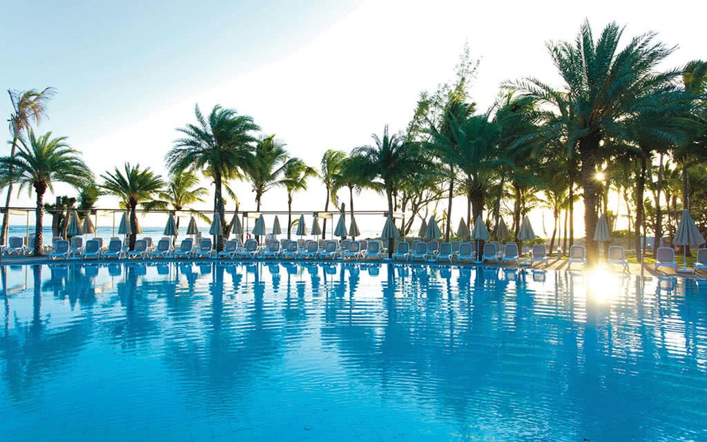 COMBINÉ 2 ILES : RÉUNION + ILE MAURICE Le Nautile Beachfront + Riu Creole 14 nuits 3* pas cher photo 4