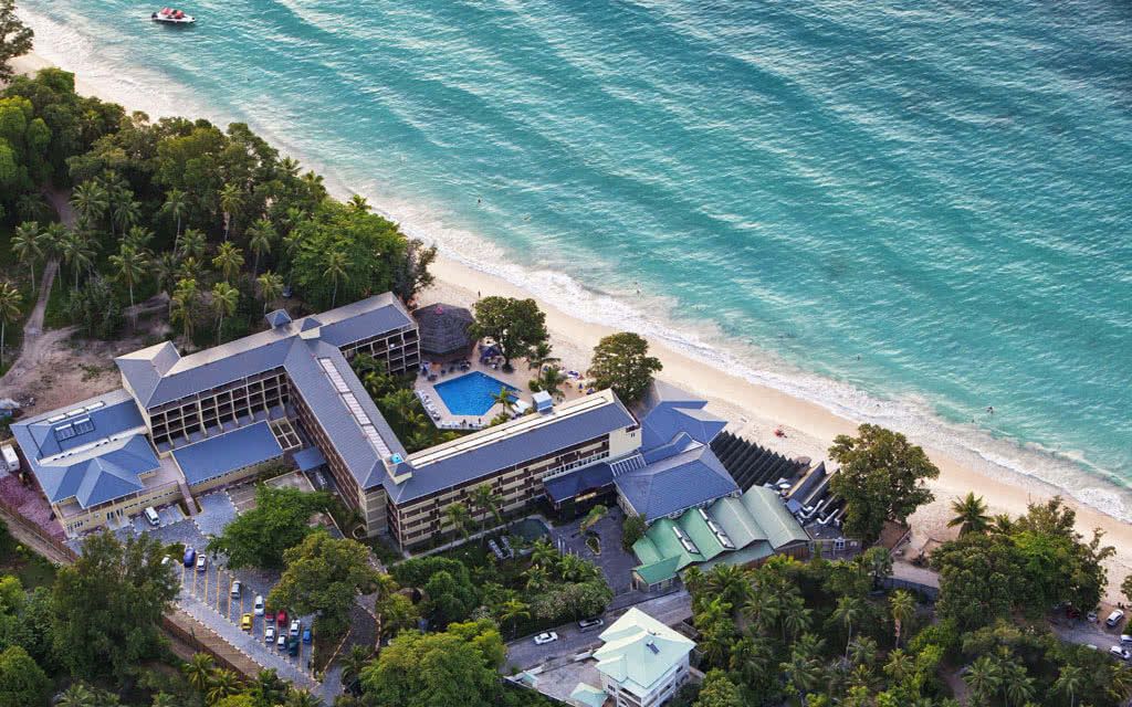 COMBINÉ 2 ILES : MAHÉ + PRASLIN Coral Strand + Paradise Sun 09 nuits 3* pas cher photo 1