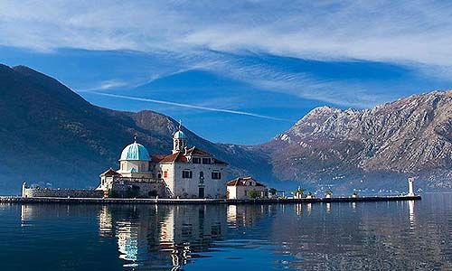 INDISPENSABLE MONTENEGRO pas cher photo 2