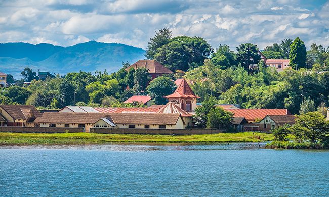 CONFIDENTIEL MADAGASCAR + IFATY pas cher photo 2