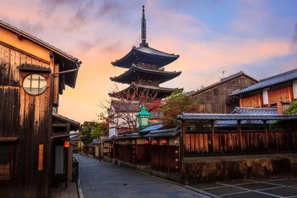 Circuit Japon > Au Coeur du Japon & 3 nuits Osaka-Kyoto | LeComparateur.fr