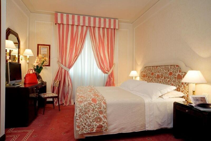 Hôtel De La Ville 4* pas cher photo 4