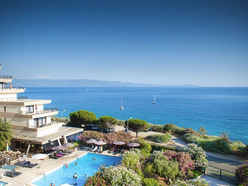 TUI Sélection Hôtel Résidence Les Calanques 3* - Formule vols + transferts + hébergement pas cher photo 1