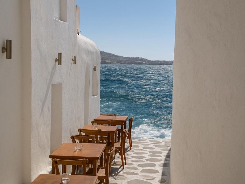 Combine Cyclades quatre îles : Santorin, Naxos, Syros & Mykonos 3* et 4* pas cher photo 2