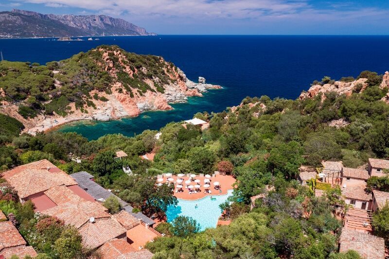 Hôtel Arbatax Resort Borgo – Cala Moresca 4* avec Location de voiture pas cher