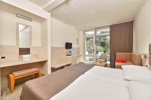 Hôtel Mediteran Plava Laguna 3* pas cher photo 12