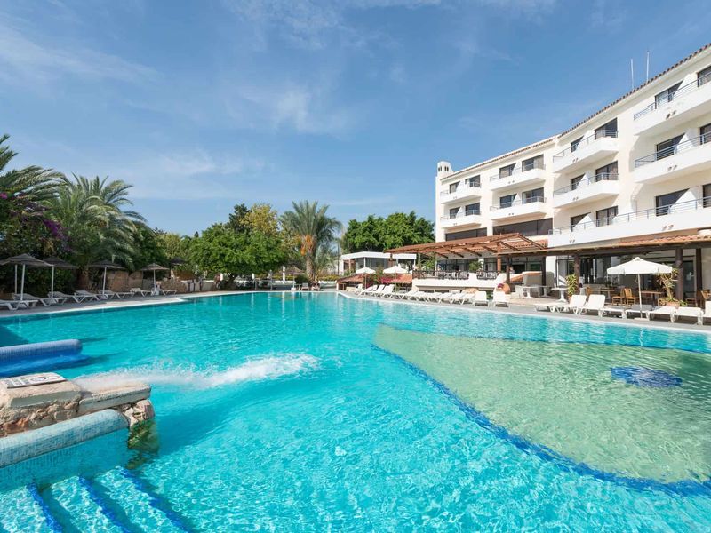 Hôtel Paphos Gardens 3* pas cher photo 1