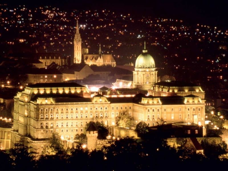 Réveillon à Budapest avec soirée du Nouvel An au Palais du Danube à l' Hôtel Mamaison Andrassy 4* pas cher photo 1