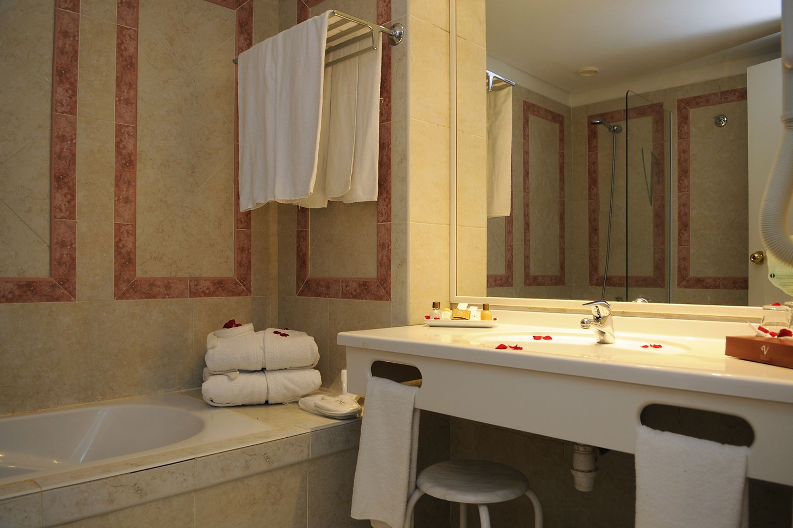 Hôtel Golden Tulip Taj Sultan 5* pas cher photo 16