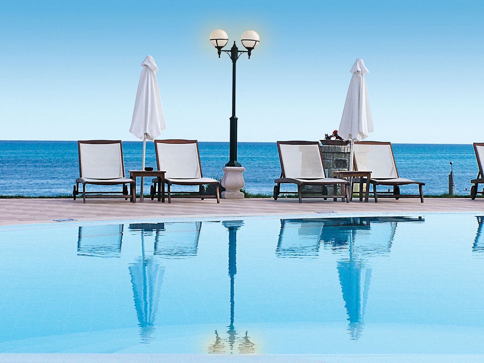 Hôtel Mediterranean Beach Resort & Spa 4* pas cher photo 2