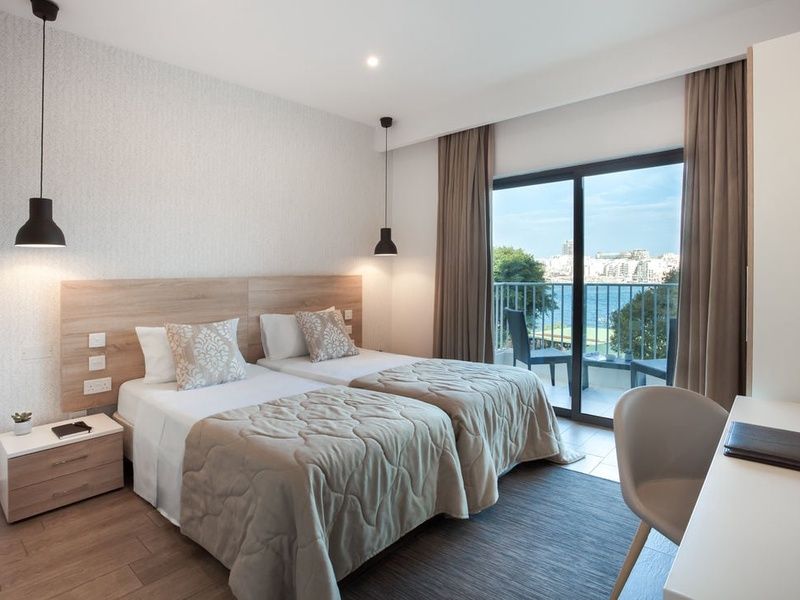 Hôtel Plaza 3* pas cher photo 3