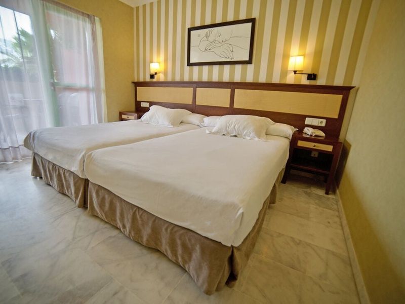 Hôtel Holiday World Riwo 4* pas cher photo 3