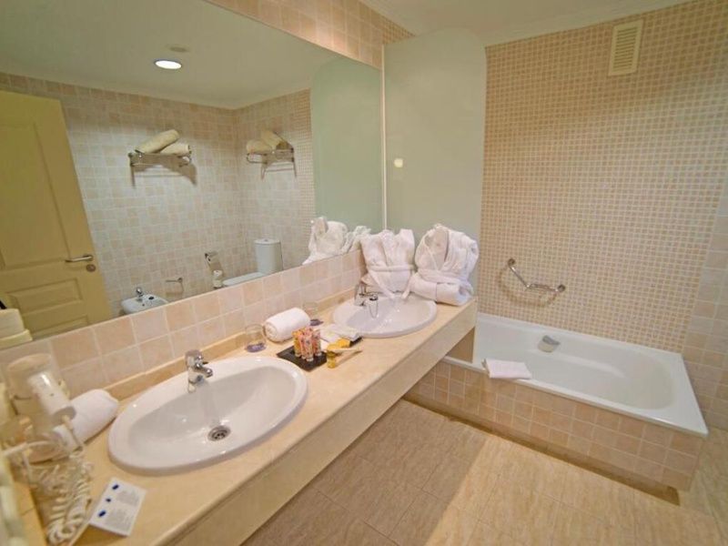 Hôtel Holiday World Riwo 4* pas cher photo 4