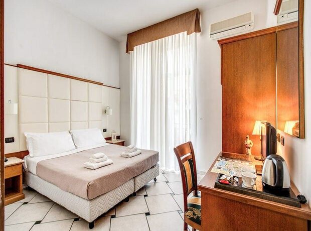 Hôtel Garibaldi 3* pas cher photo 3
