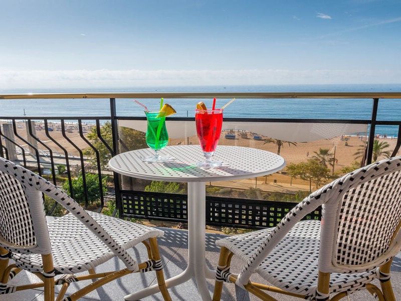 Hôtel Checkin Garbi 3*- Calella pas cher photo 13