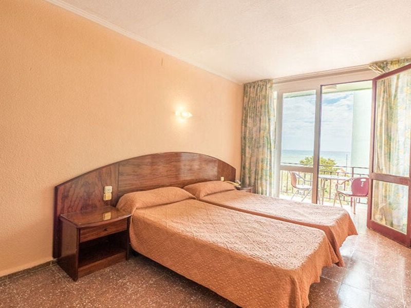 Hôtel Checkin Garbi 3*- Calella pas cher photo 14