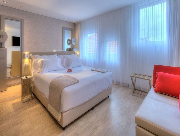 Hôtel NH Collection Porto Batalha 4* pas cher photo 2