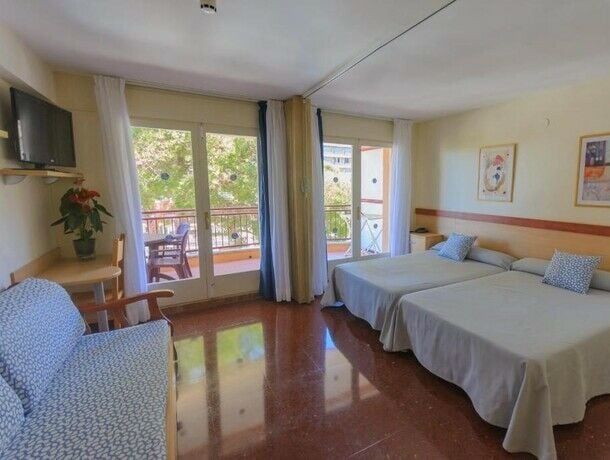 Hôtel Albatros Family 3* - Salou pas cher photo 2