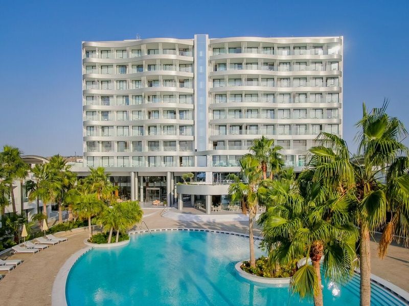 Hôtel Radisson Beach Resort Larnaca 5* pas cher photo 1