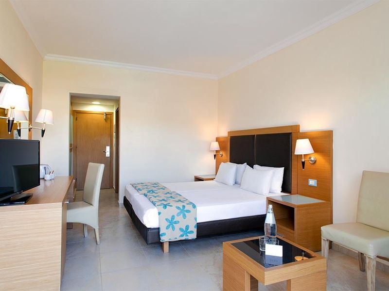 Ôclub Experience Sol By Melia Cosmopolitan 4* pas cher photo 3