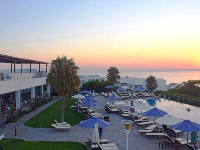 Hôtel Theo Sunset Bay 4* pas cher photo 1