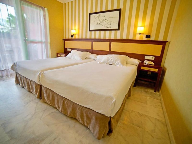 Hôtel Holiday World RIWO 4* pas cher photo 6